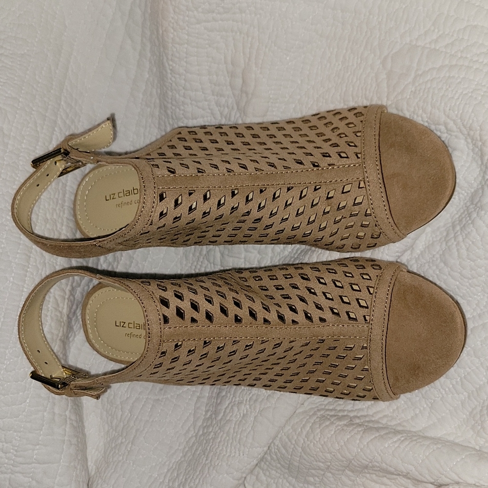 Liz Claiborne sz 8.5 Sandals